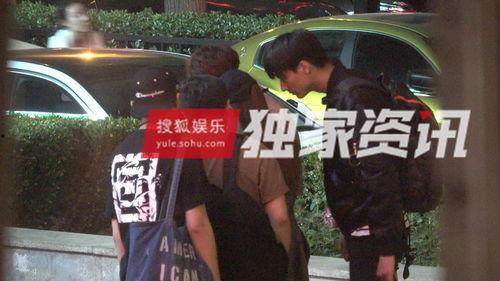 戚薇爆料导演视频播放,视频播放背后的真实瞬间  第3张